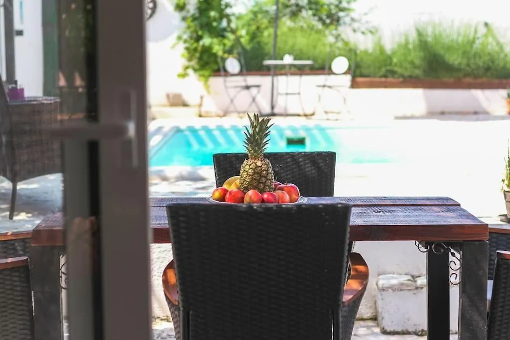 Villa Kuca Za Odmor Laurus S Bazenom à Kukljica Croatie