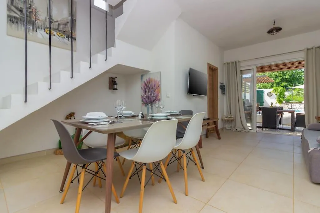 Villa Kuca Za Odmor Laurus S Bazenom à Kukljica Croatie